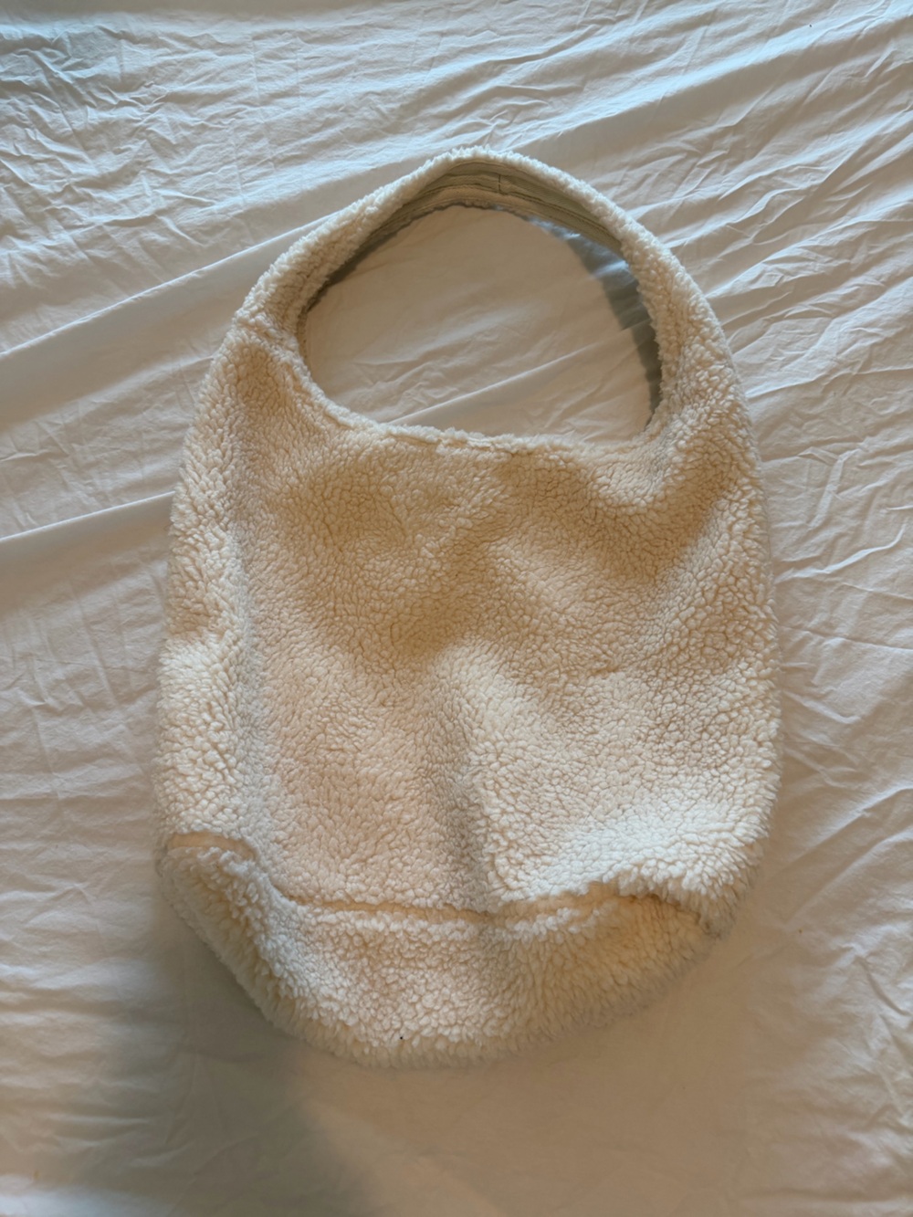 Brandy Melville Cream Faux Sherpa Shoulder Bag with Matching Pouch - Picture 3 of 4